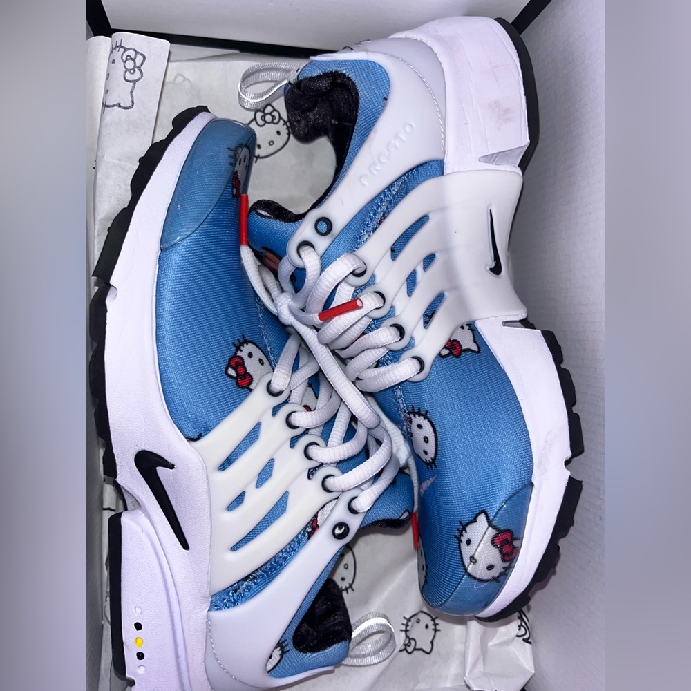 hello kitty x Nike prestos